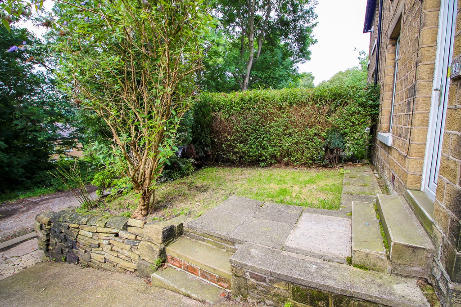 2 bedroom House for Letting Park Road, Cowlersley