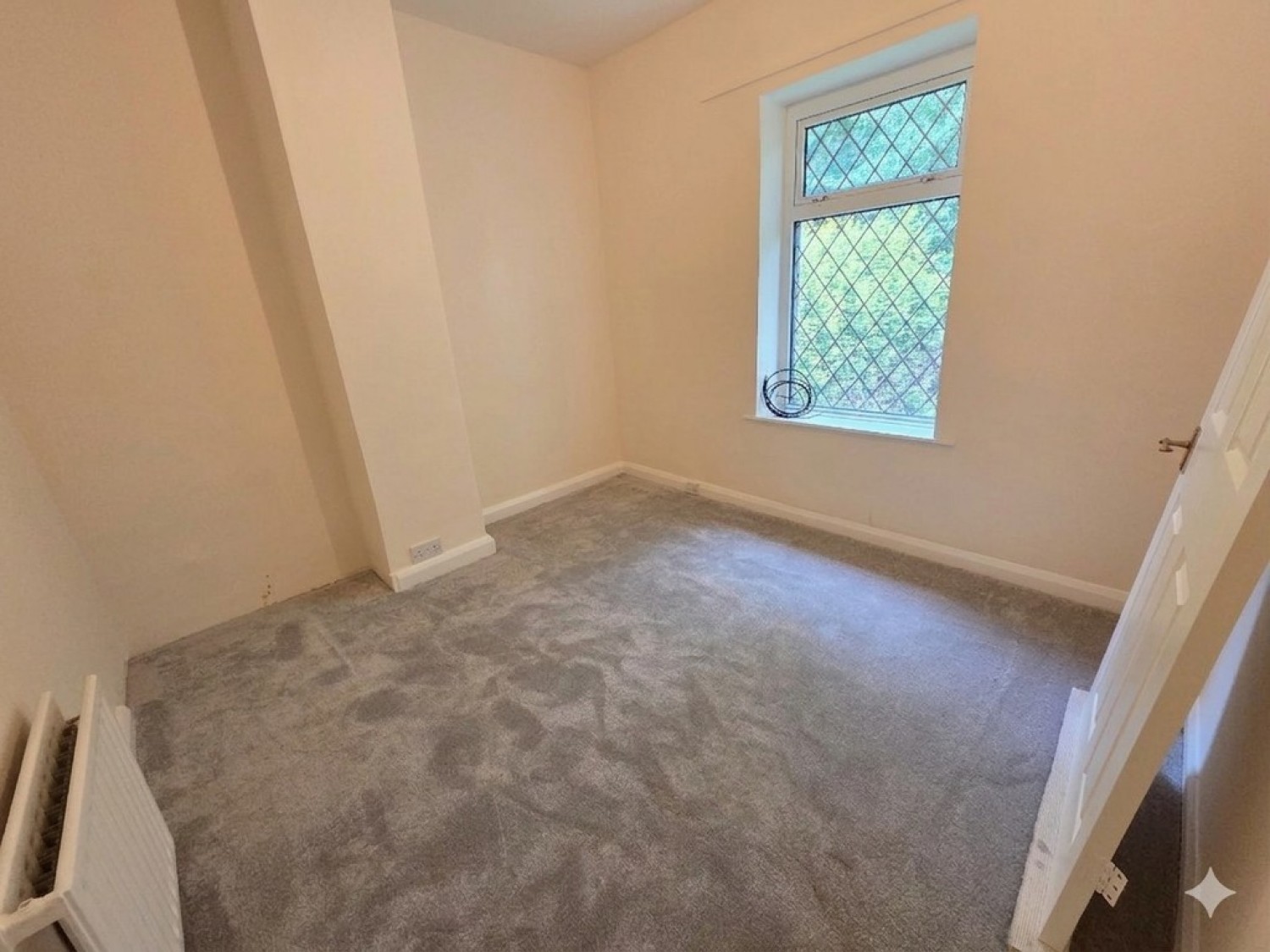 2 bedroom House for Letting Park Road, Cowlersley