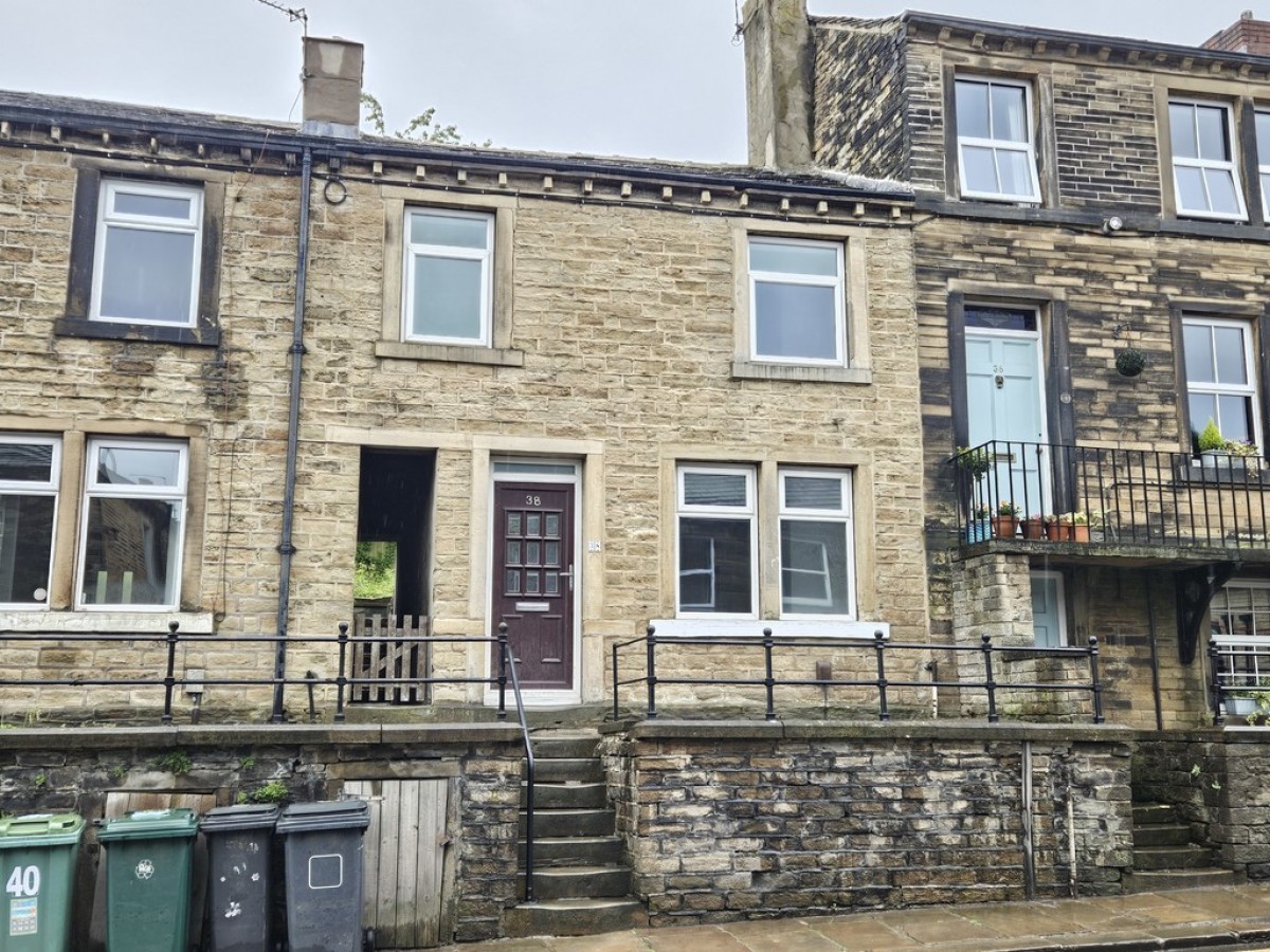 Northgate, Almondbury, Huddersfield, HD5 8RX