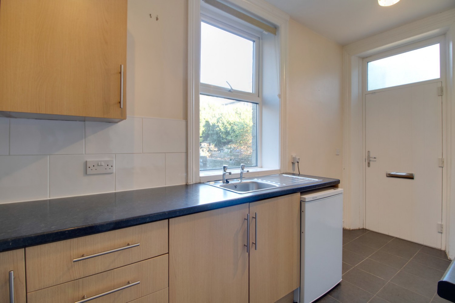 1 bedroom Flat for Letting New Hey Road, Huddersfield, HD3 4GP