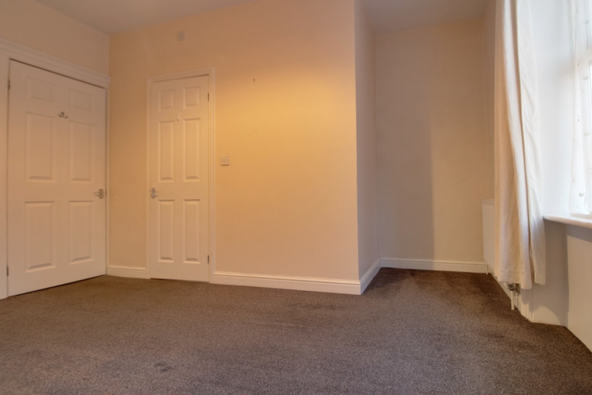 New Hey Road, Huddersfield, HD3 4GP