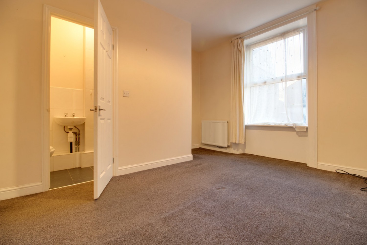 1 bedroom Flat for Letting New Hey Road, Huddersfield, HD3 4GP