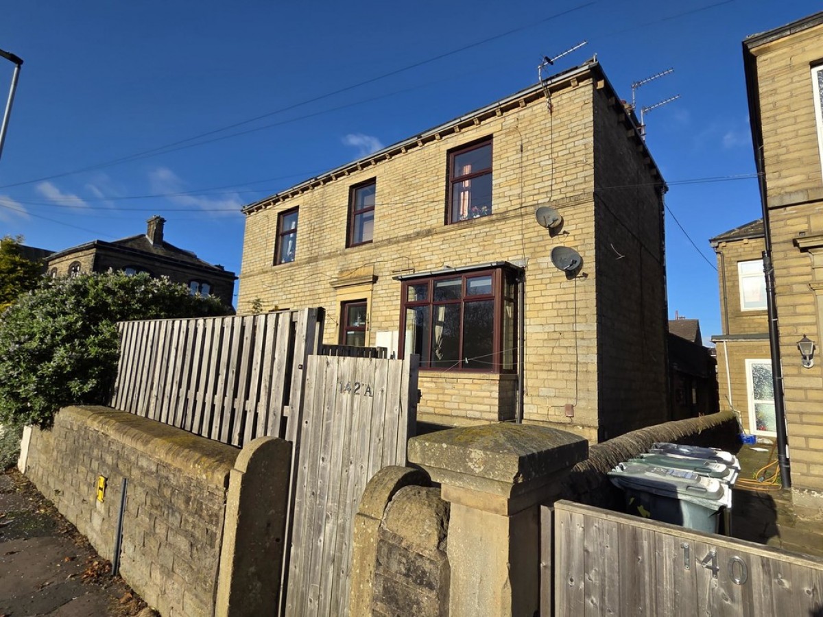 New Hey Road, Oakes, Huddersfield, HD3 4DB