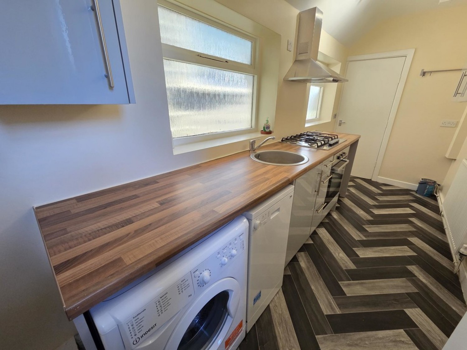 1 bedroom Flat for Letting New Hey Road, Oakes, Huddersfield, HD3 4DB