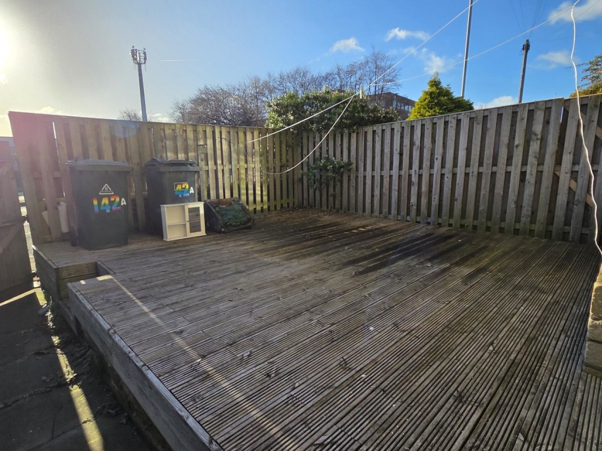 New Hey Road, Oakes, Huddersfield, HD3 4DB