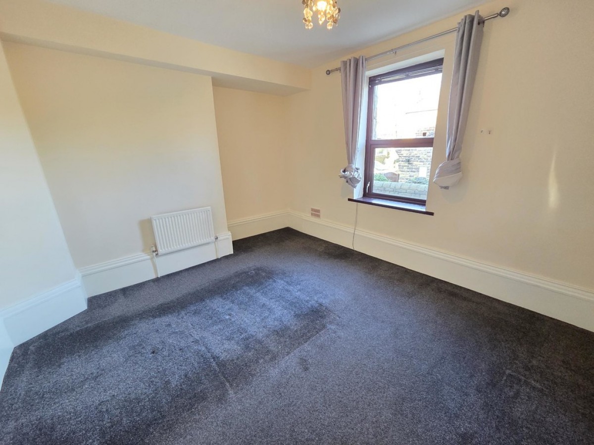 New Hey Road, Oakes, Huddersfield, HD3 4DB
