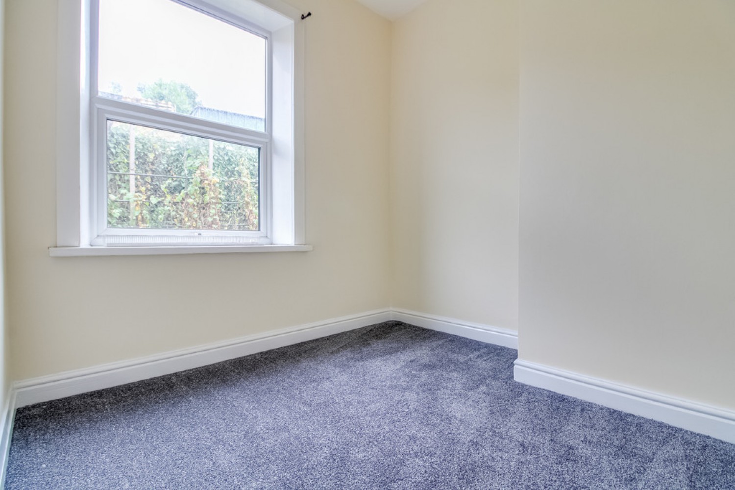 2 bedroom House for Letting Dalton Bank Road, Huddersfield