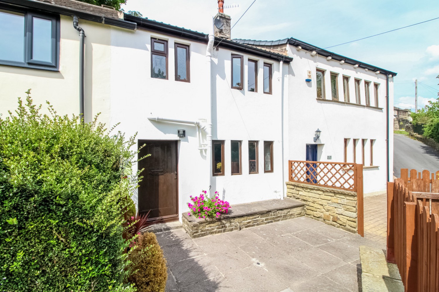2 bedroom House for Letting Scarhouse Lane, Golcar