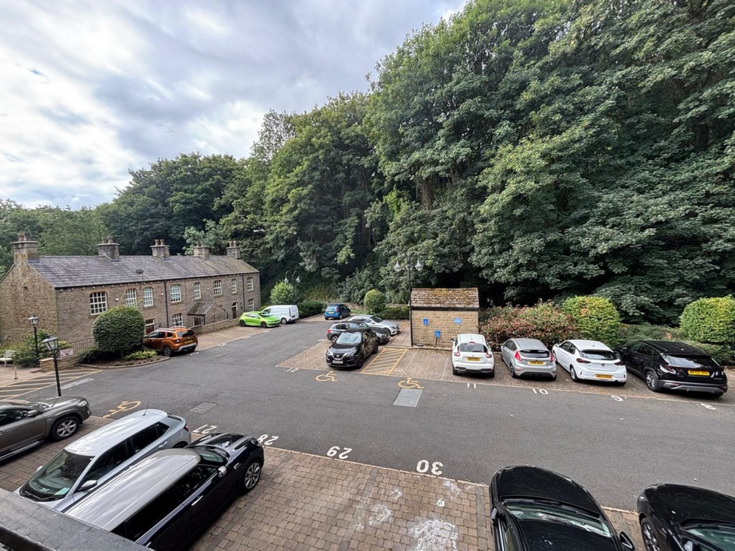 2 bedroom Flat for Letting Huddersfield,