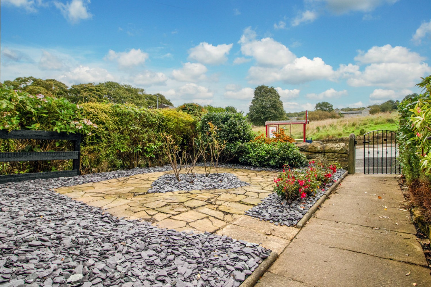 2 bedroom House in Newsome Road, Huddersfield