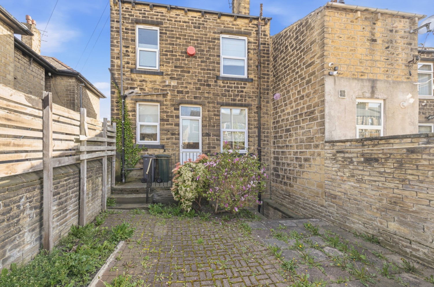 4 bedroom House for Sale St Johns Road, Birkby