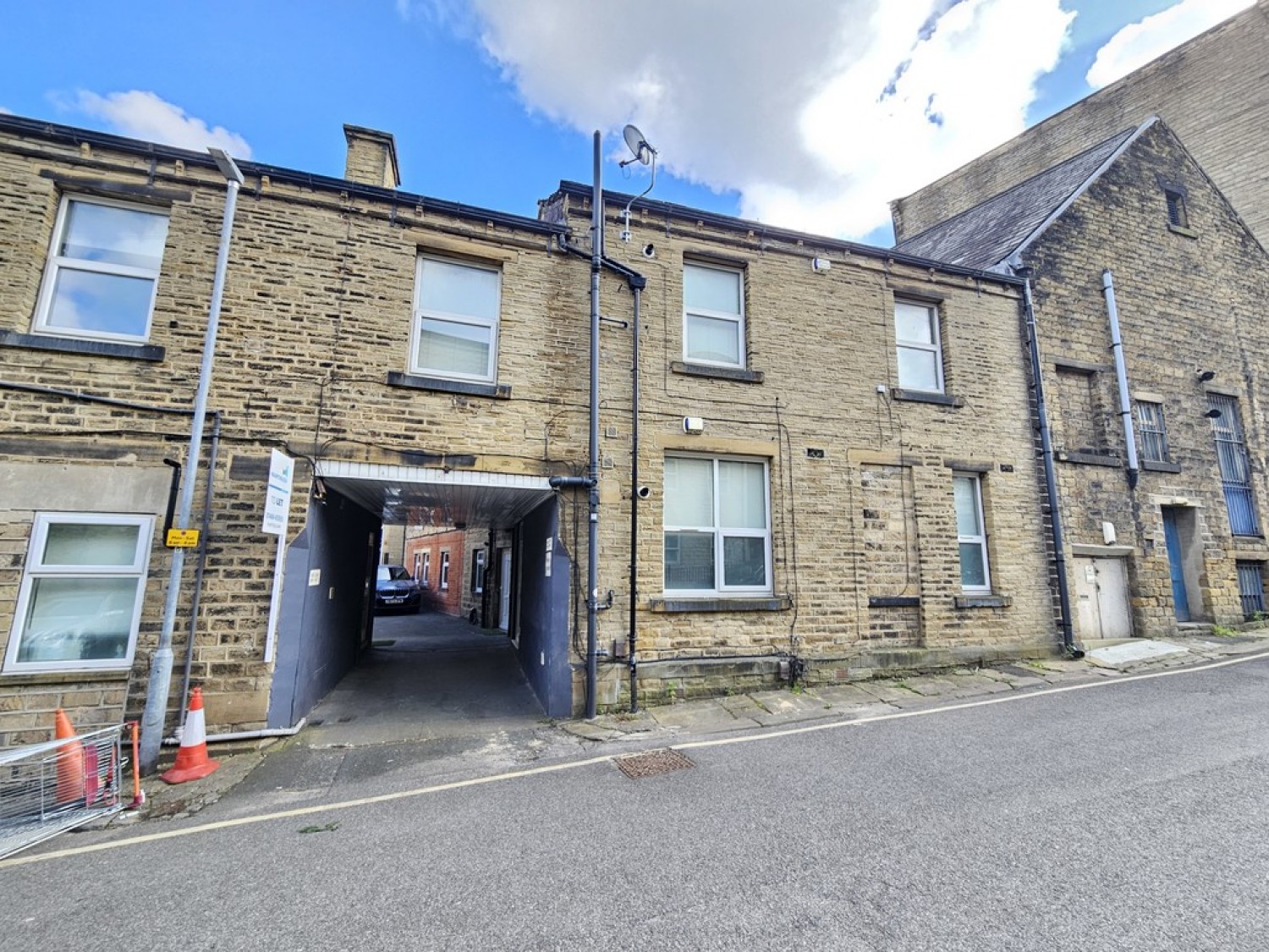 1 bedroom Flat for Letting Rook House, Huddersfield