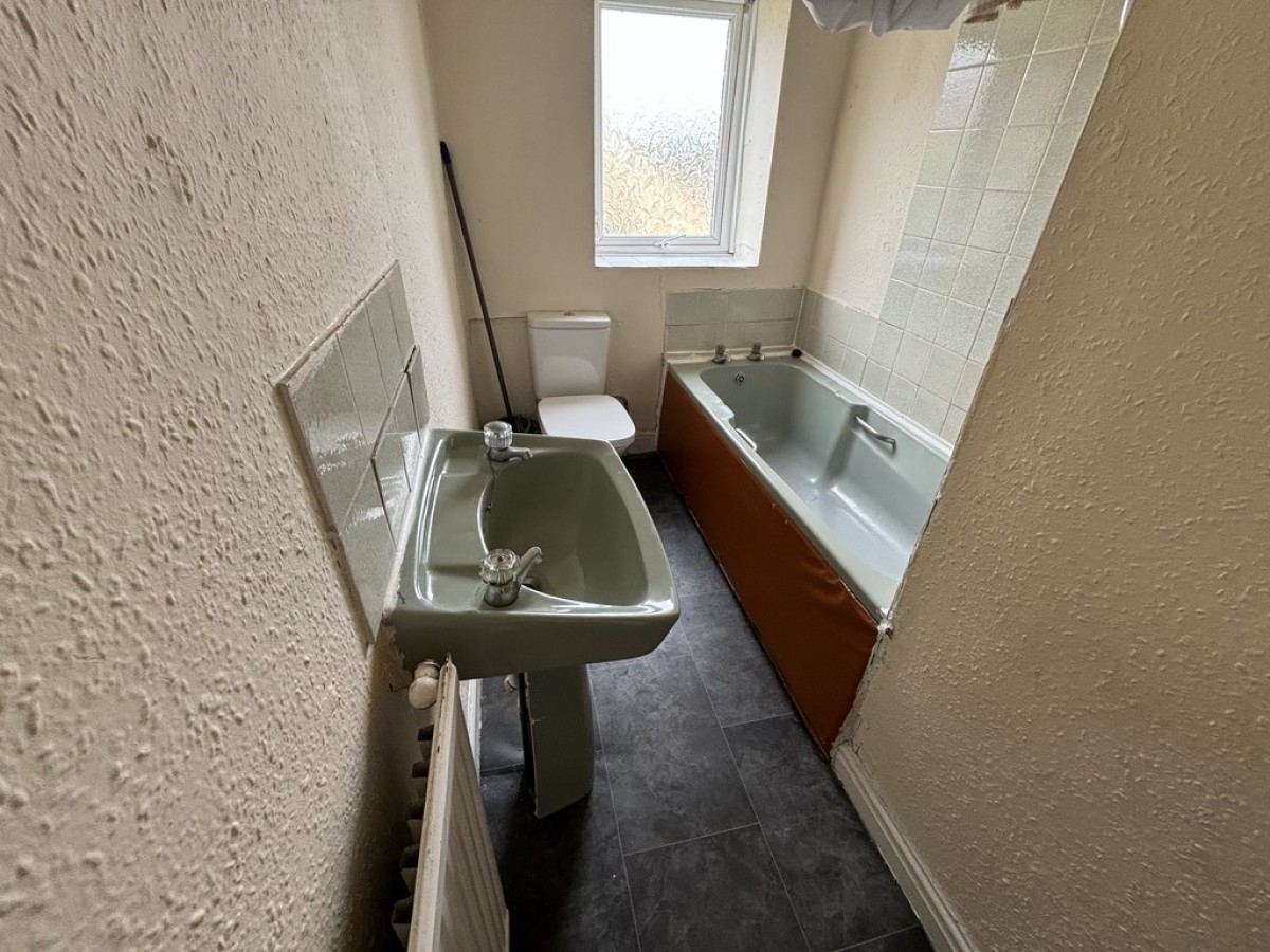 Blackmoorfoot Road , Crosland Moor