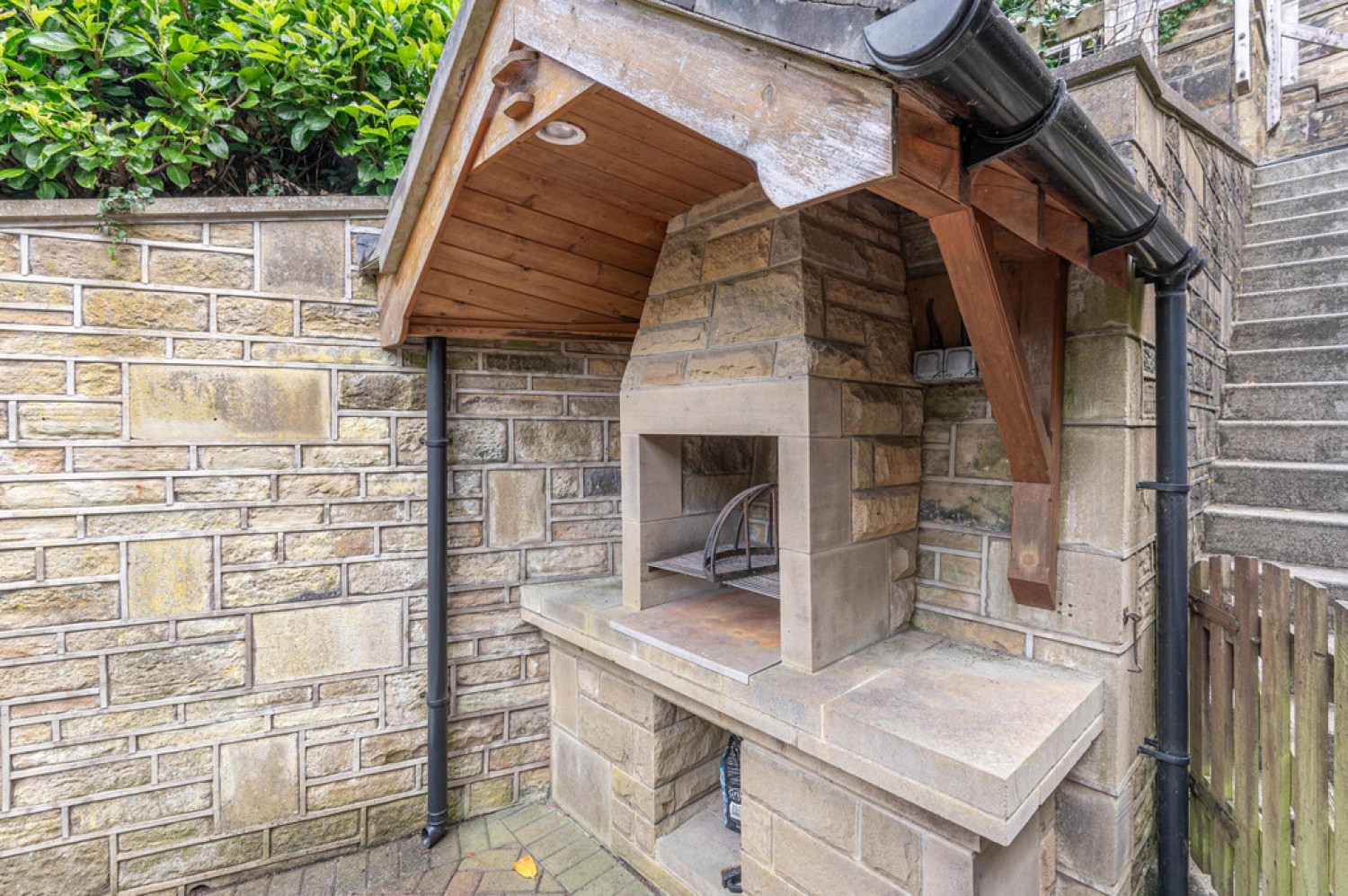 Meltham Road, Netherton