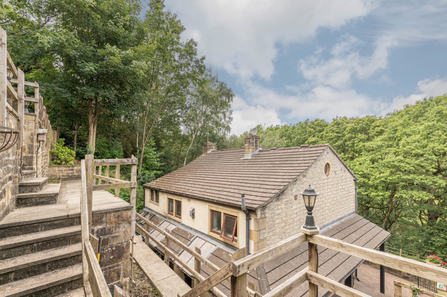 Meltham Road, Netherton