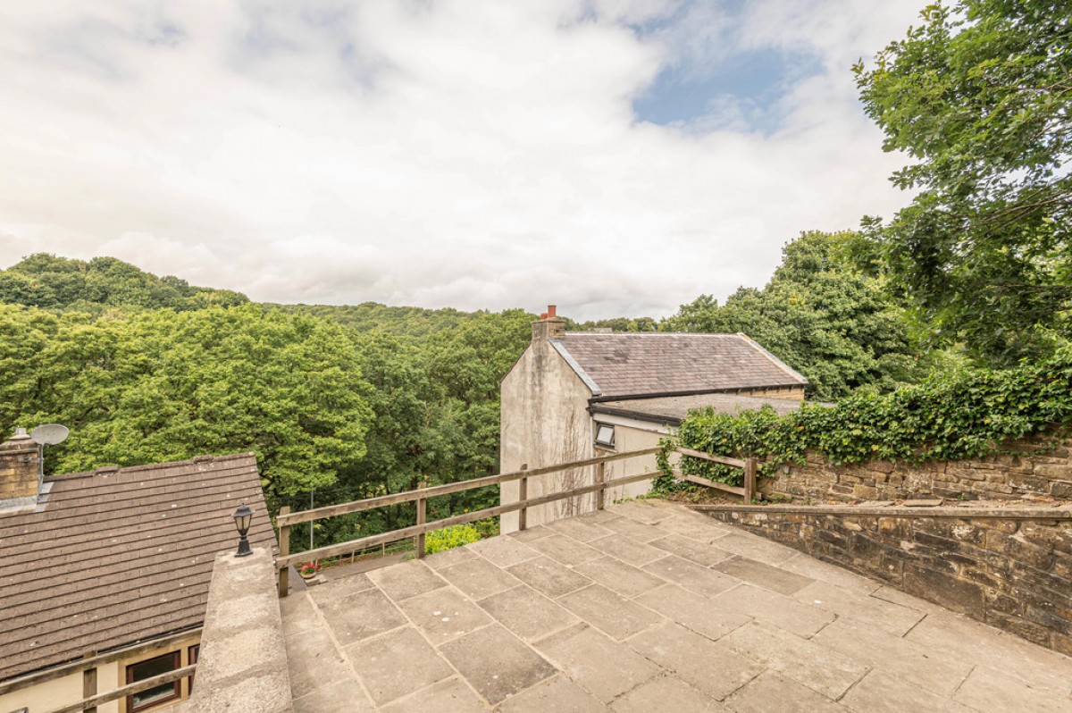 Meltham Road, Netherton