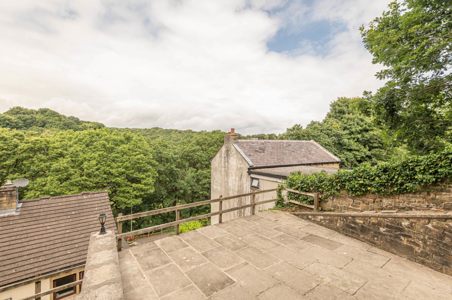Meltham Road, Netherton
