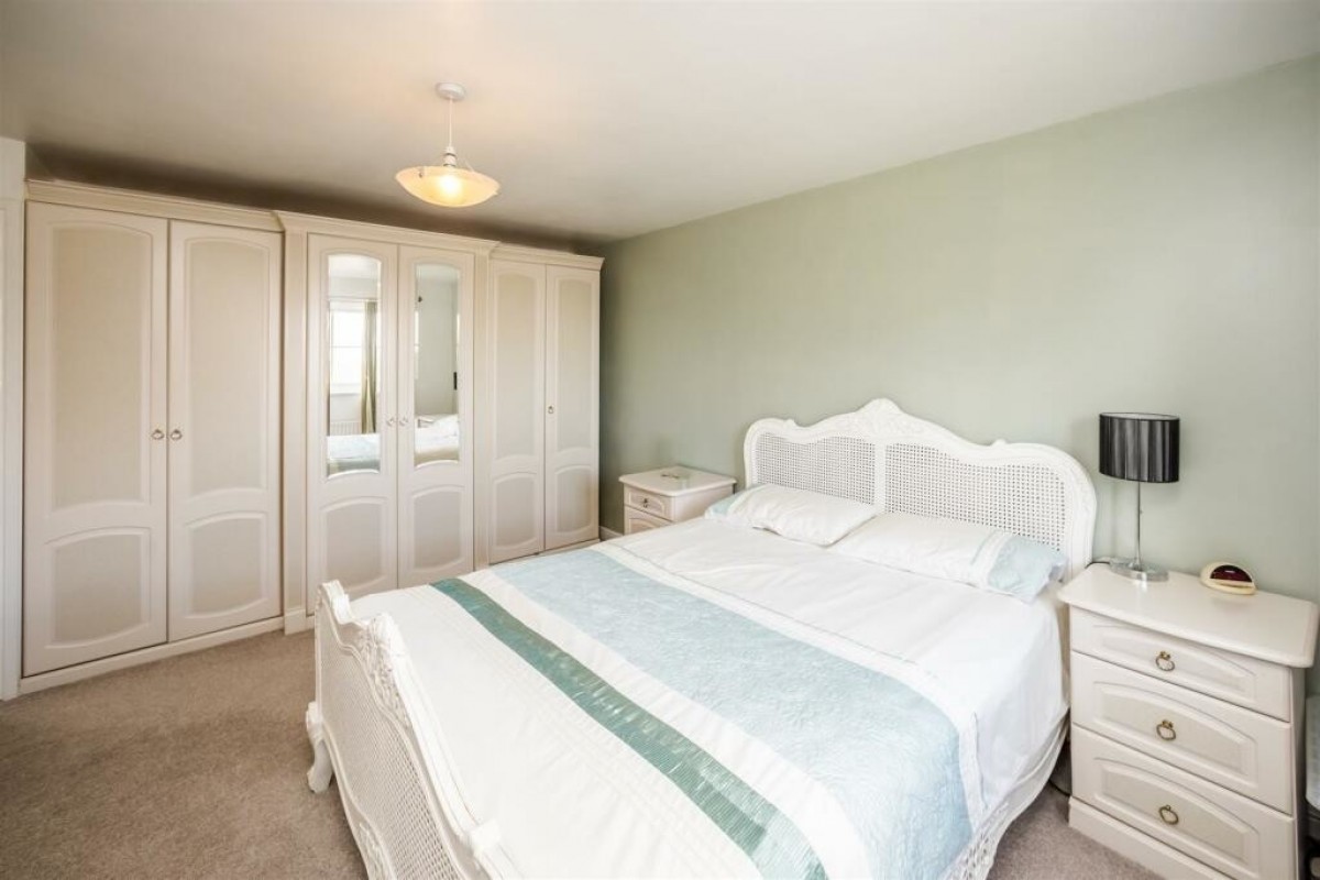 Mason Court, Crosland Hill