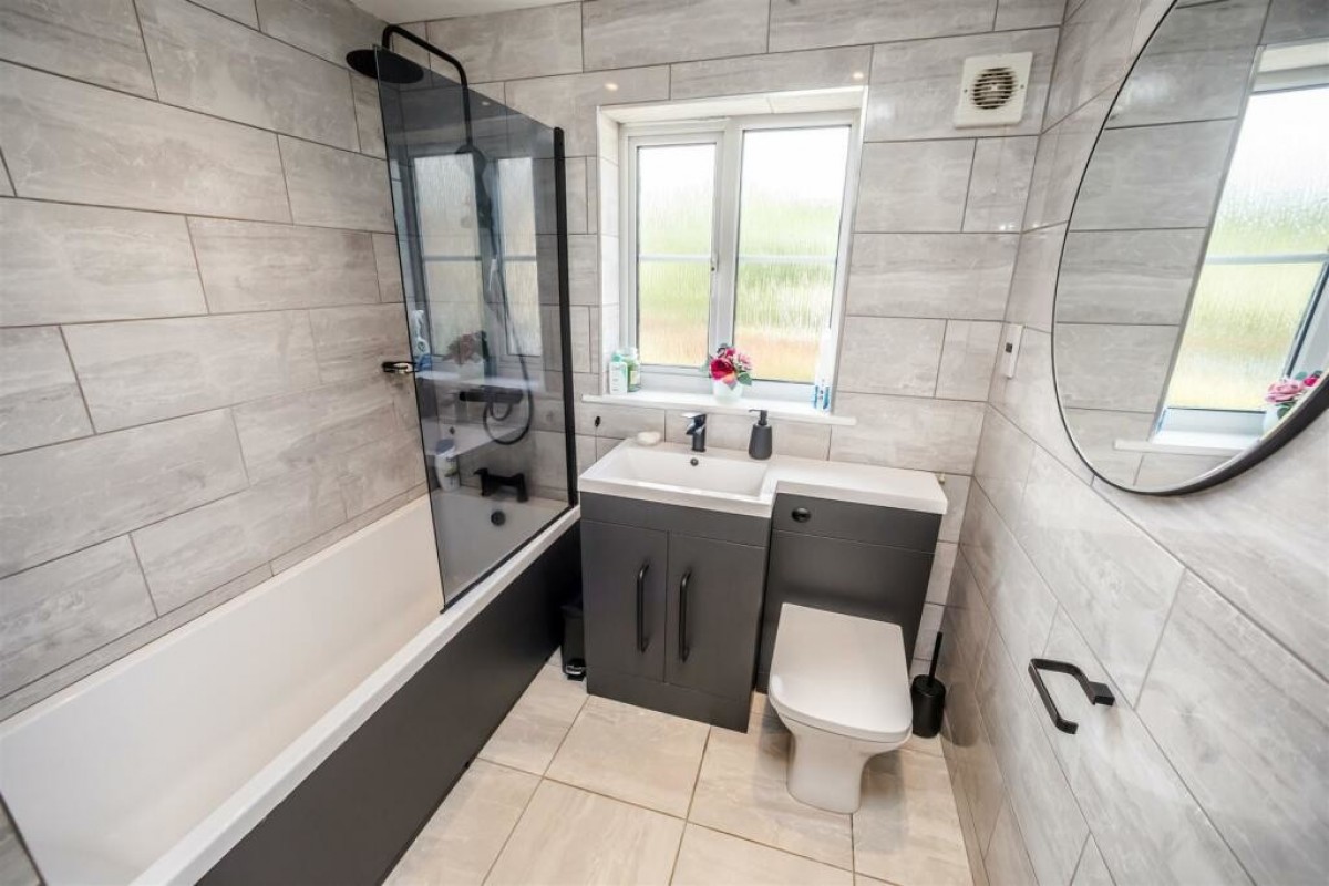 Mason Court, Crosland Hill