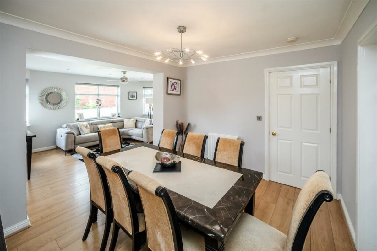 Mason Court, Crosland Hill