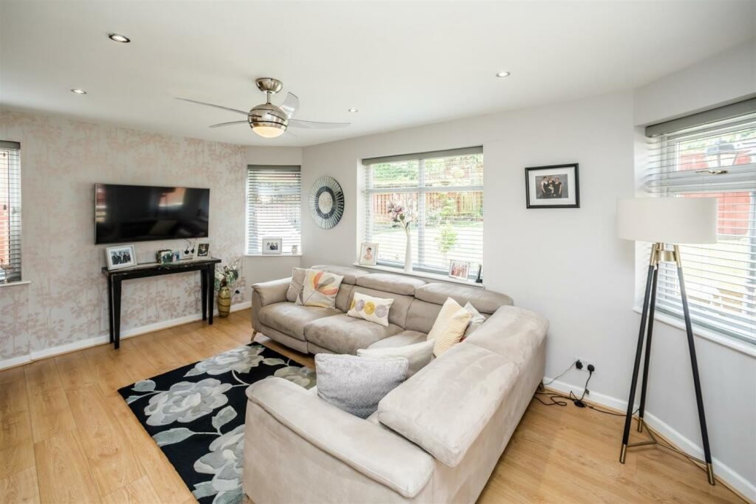 Mason Court, Crosland Hill