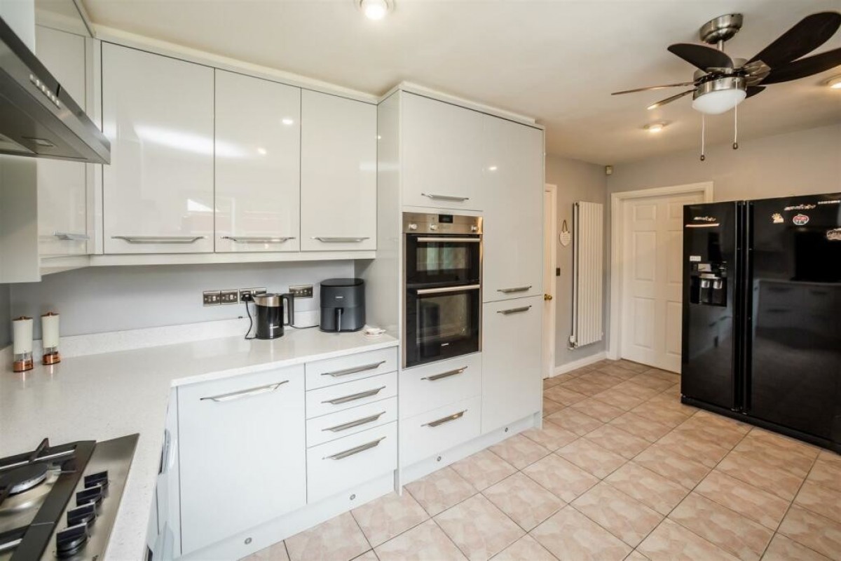 Mason Court, Crosland Hill