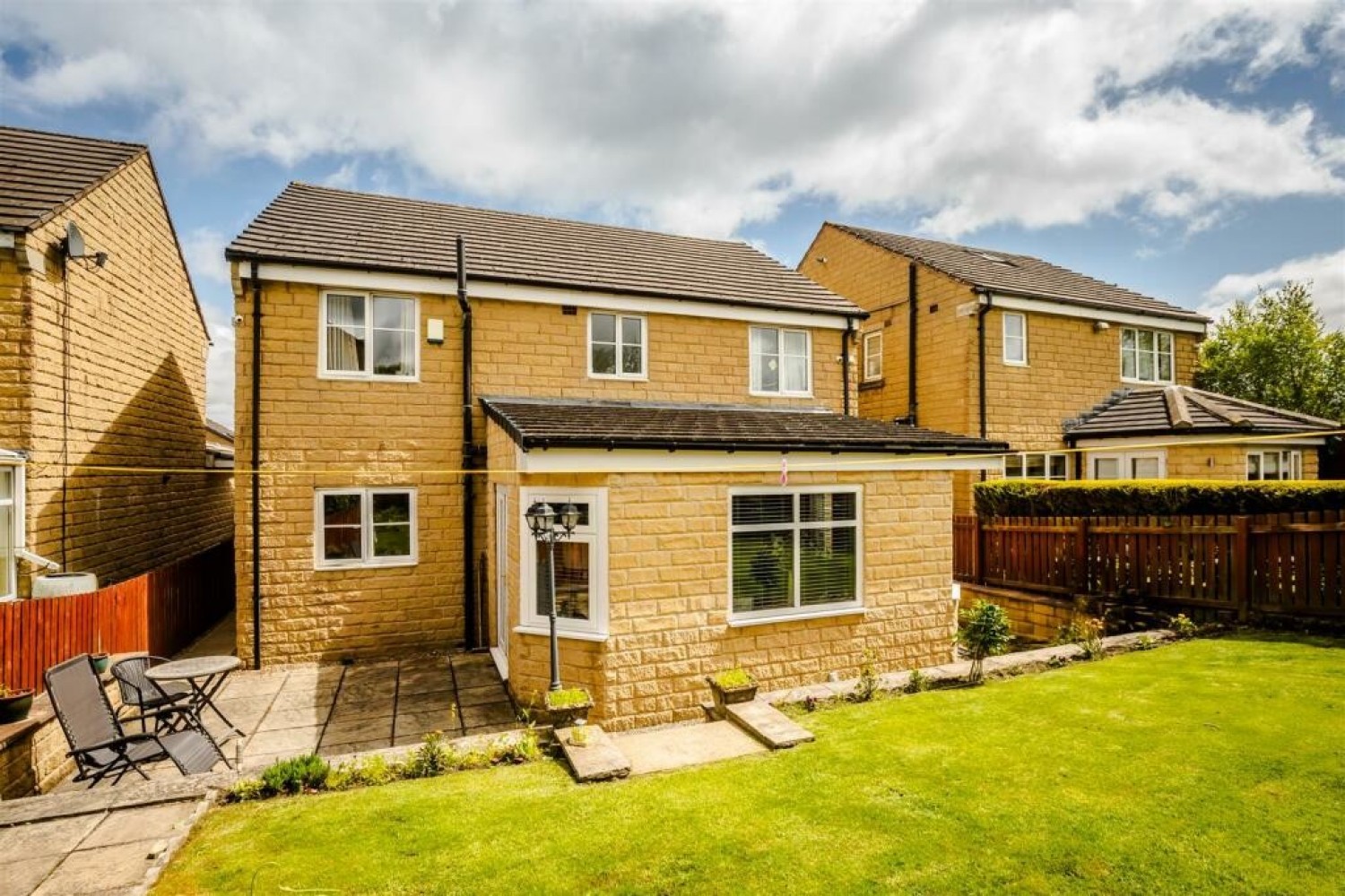 Mason Court, Crosland Hill