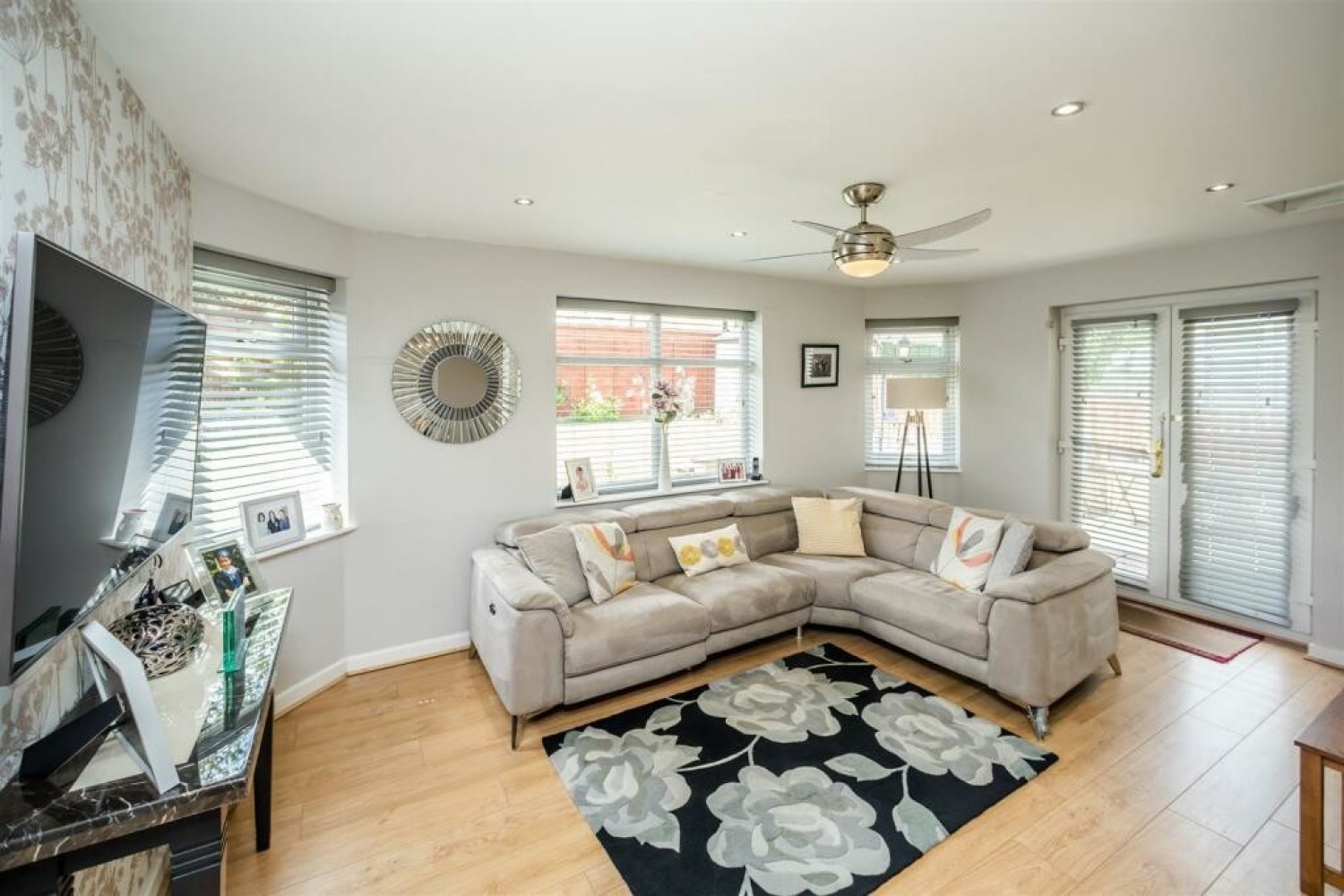 Mason Court, Crosland Hill