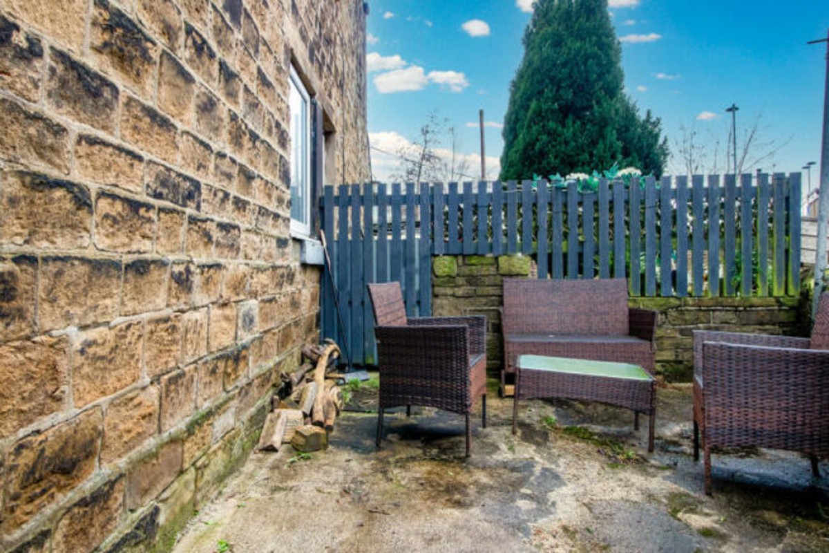 King Street, Lindley