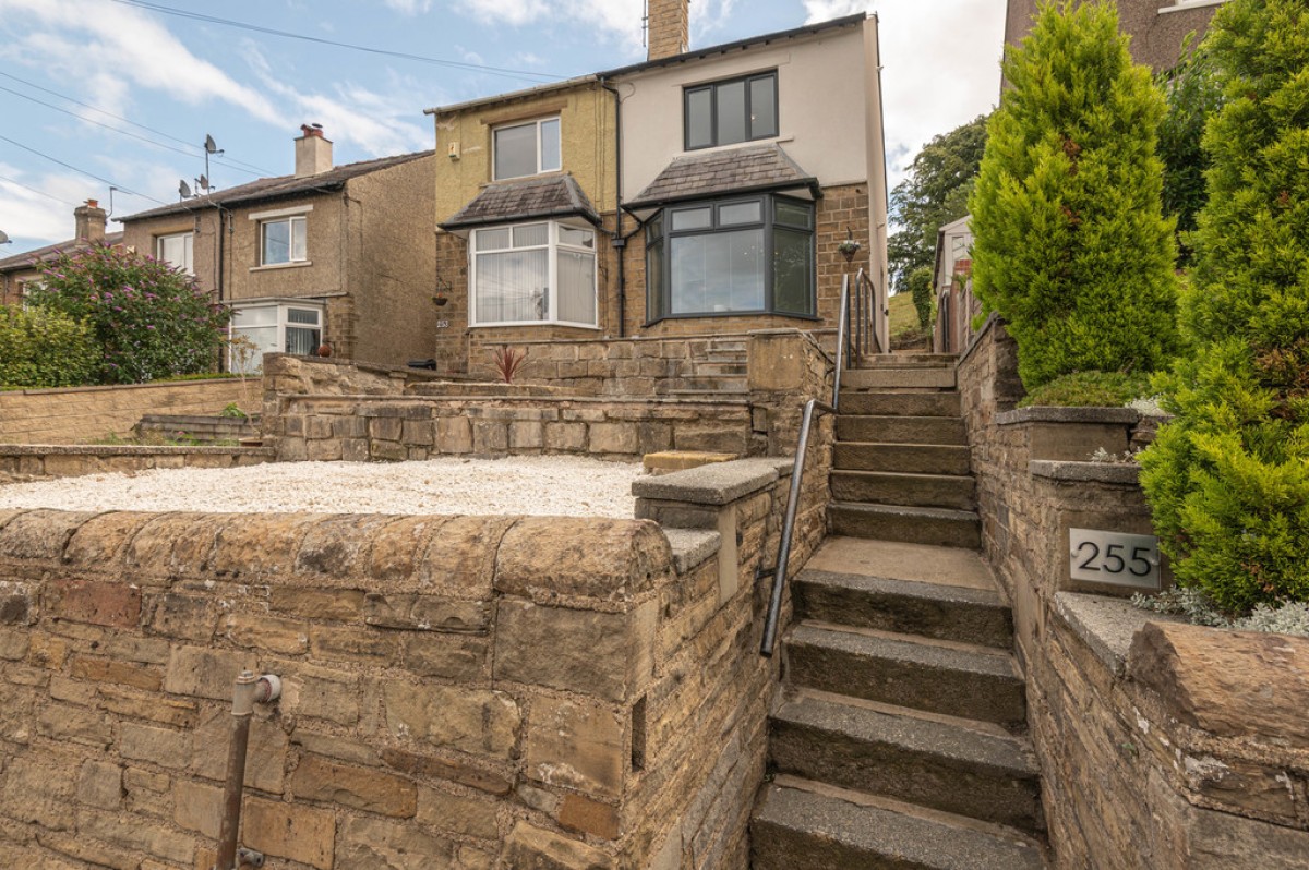 Penistone Road, Kirkburton