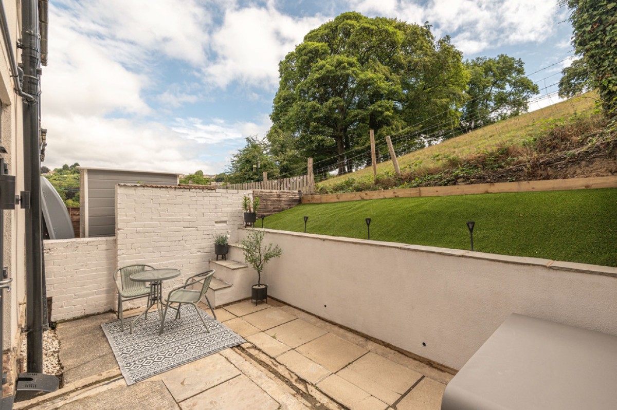 Penistone Road, Kirkburton