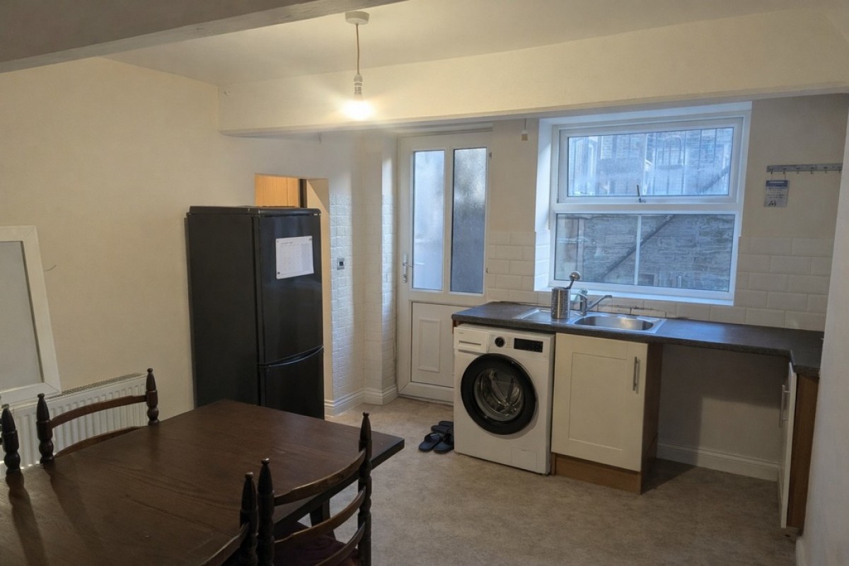 Brook Street, Moldgreen