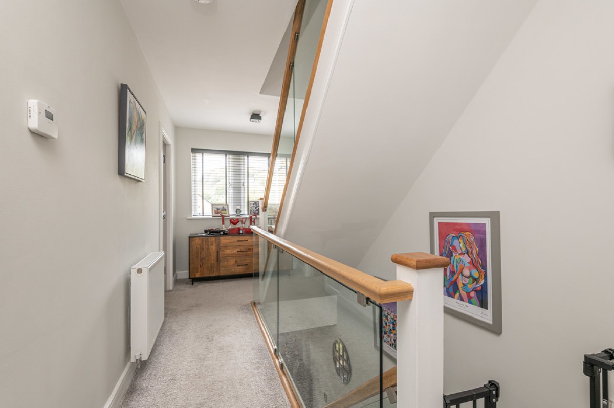 Hillcrest View, Golcar