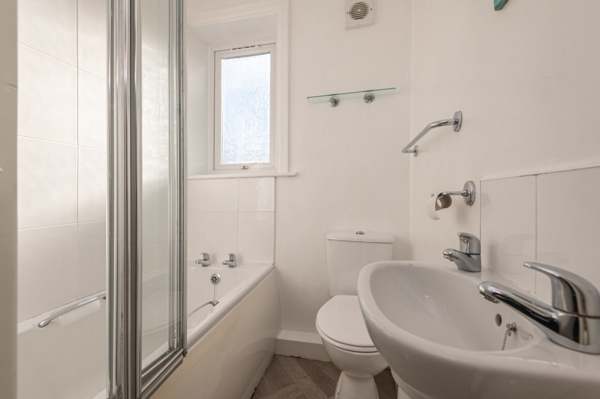 Sunningdale Road, Crosland Moor