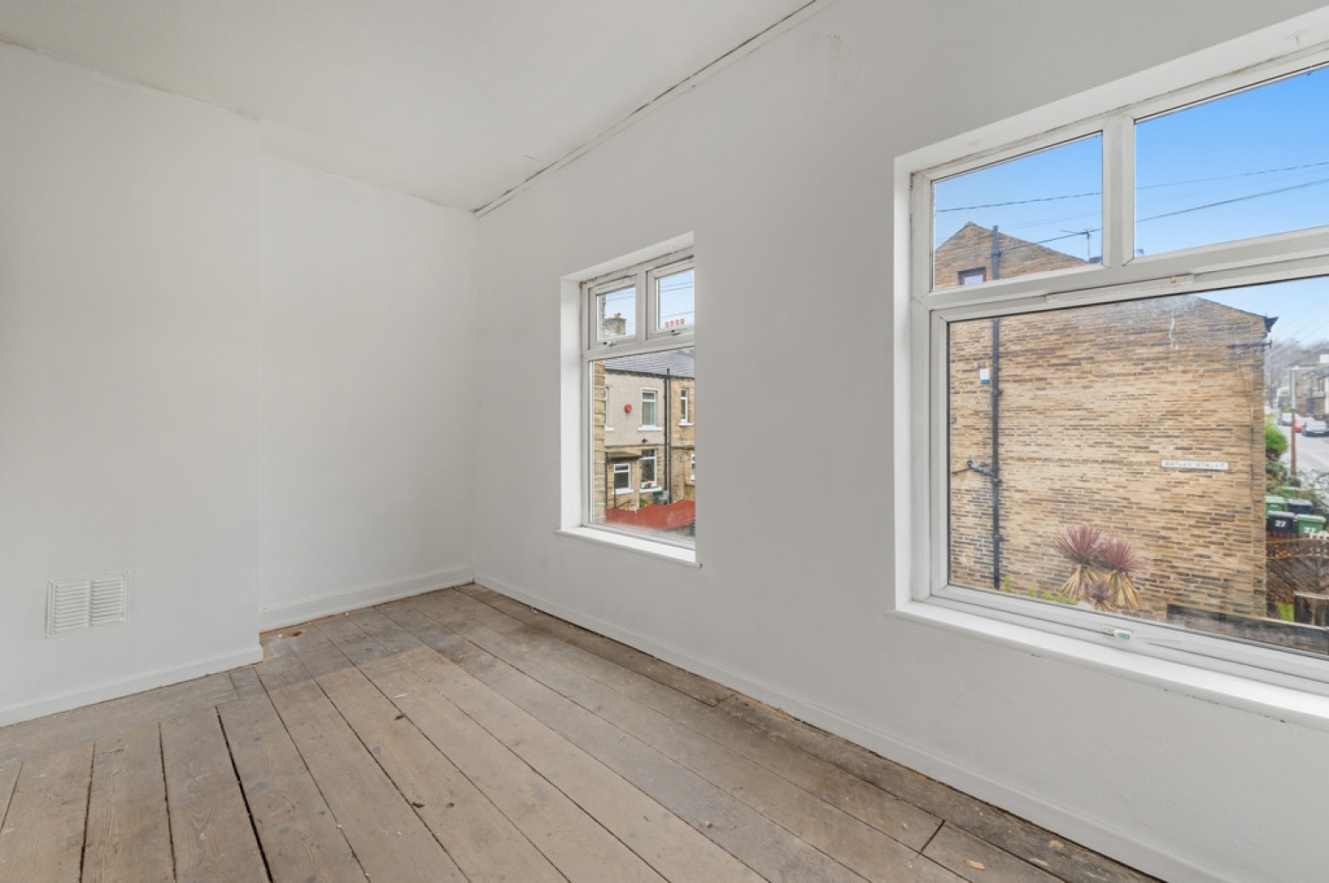 1 bedroom House for Sale Batley Street, Moldgreen