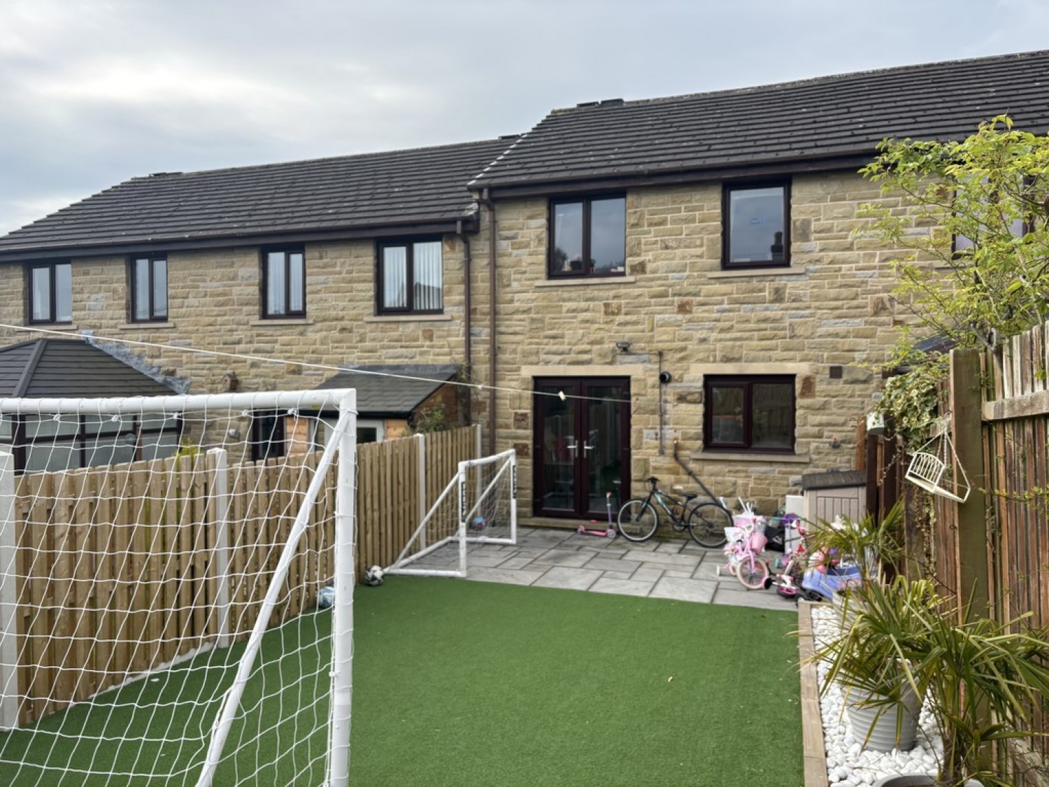 Stoneleigh Court, Huddersfield