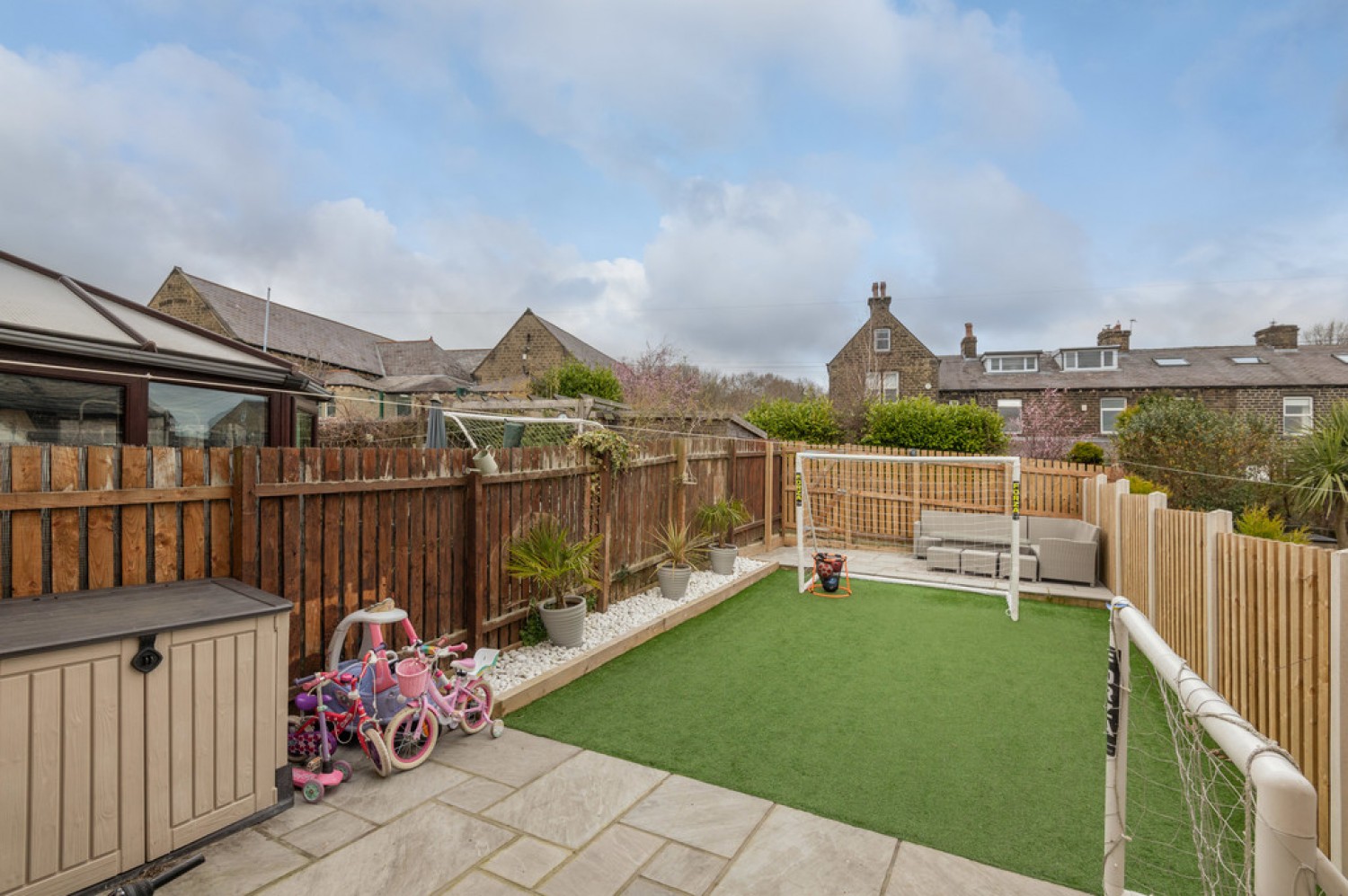 Stoneleigh Court, Huddersfield