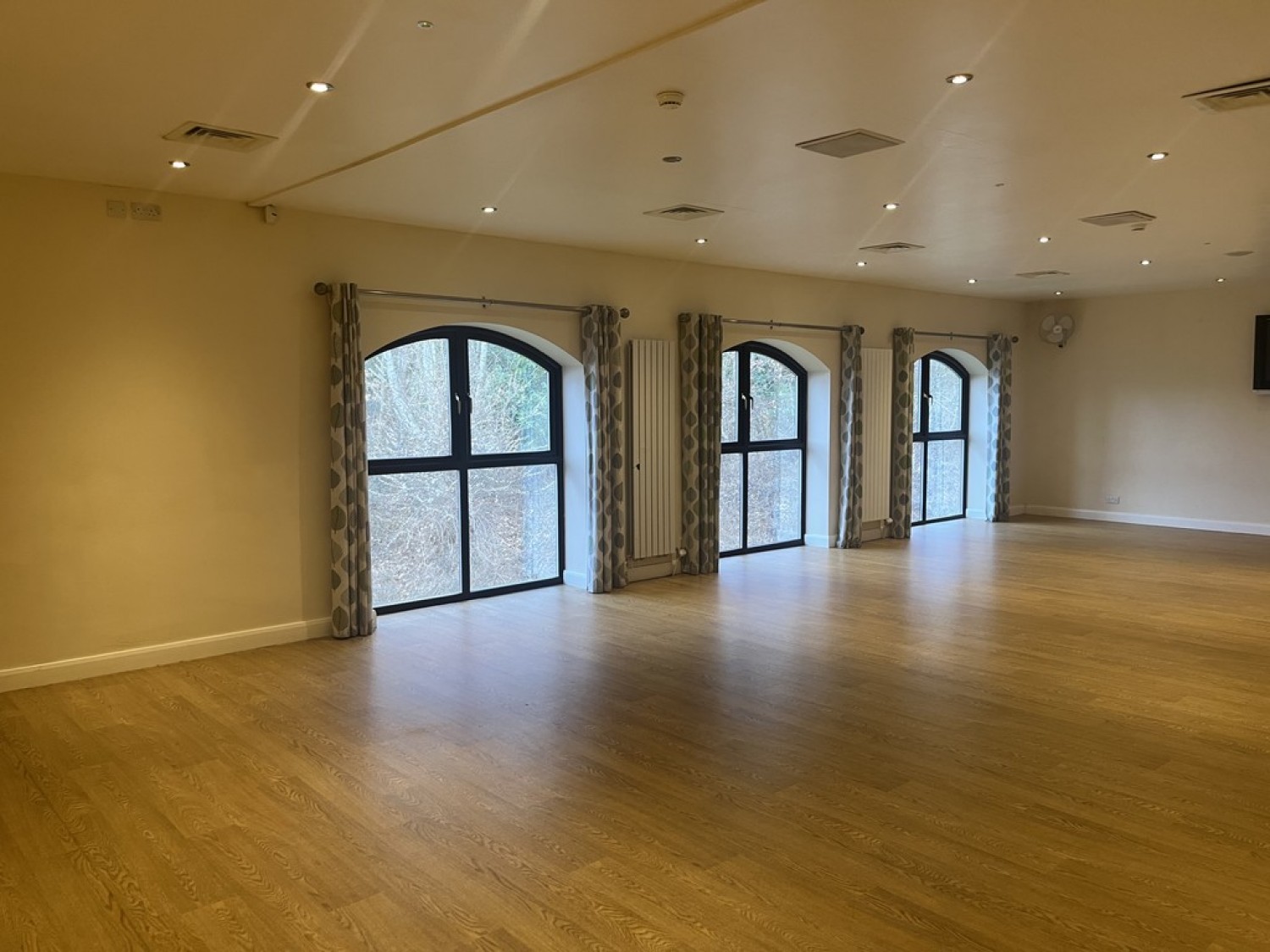 2 bedroom Flat for Sale The Green, Bradley