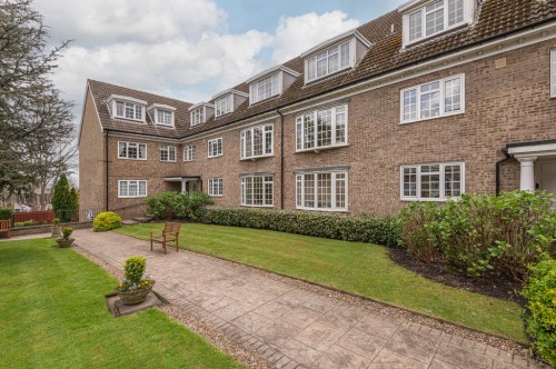 Arncliffe Court, Marsh