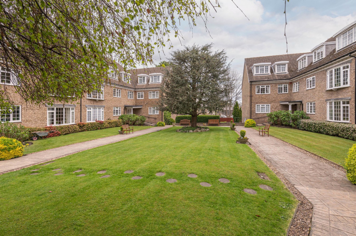 Arncliffe Court, Marsh