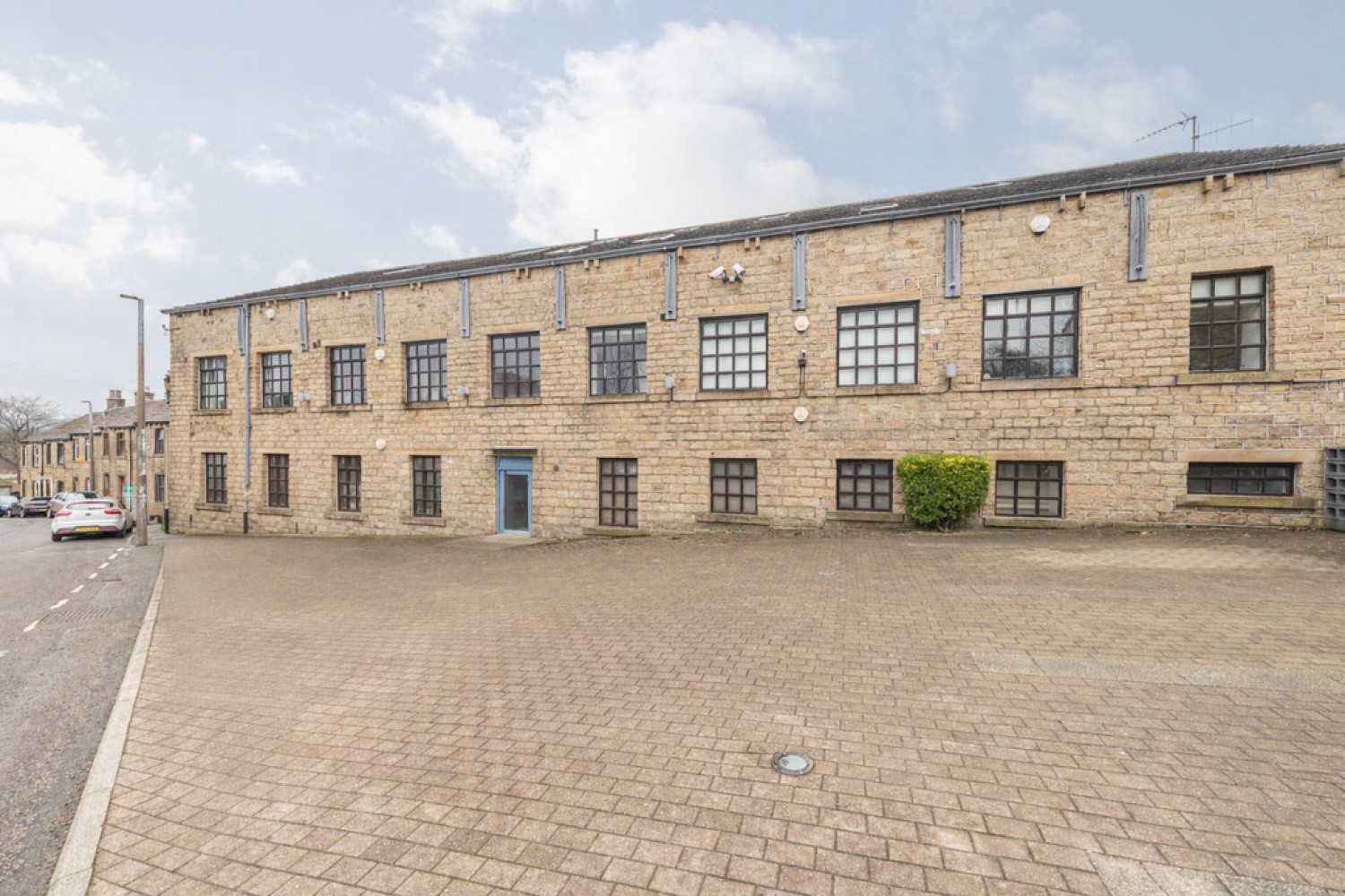 2 bedroom Flat for Sale Cumin Court, Honley