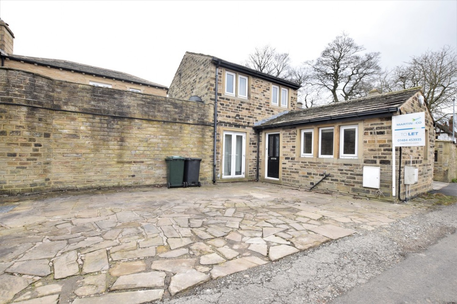 Lascelles Hall Road, Lascelles Hall