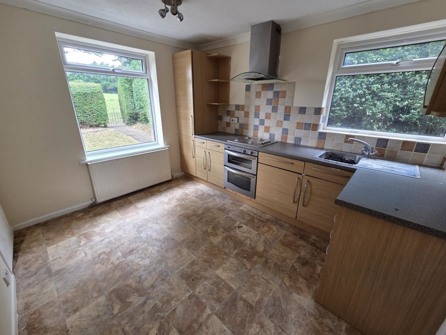 Peckett Close, Oakes