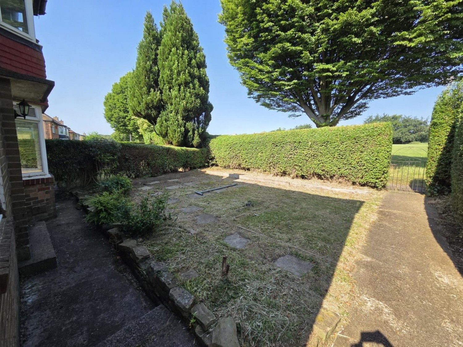 Peckett Close, Oakes