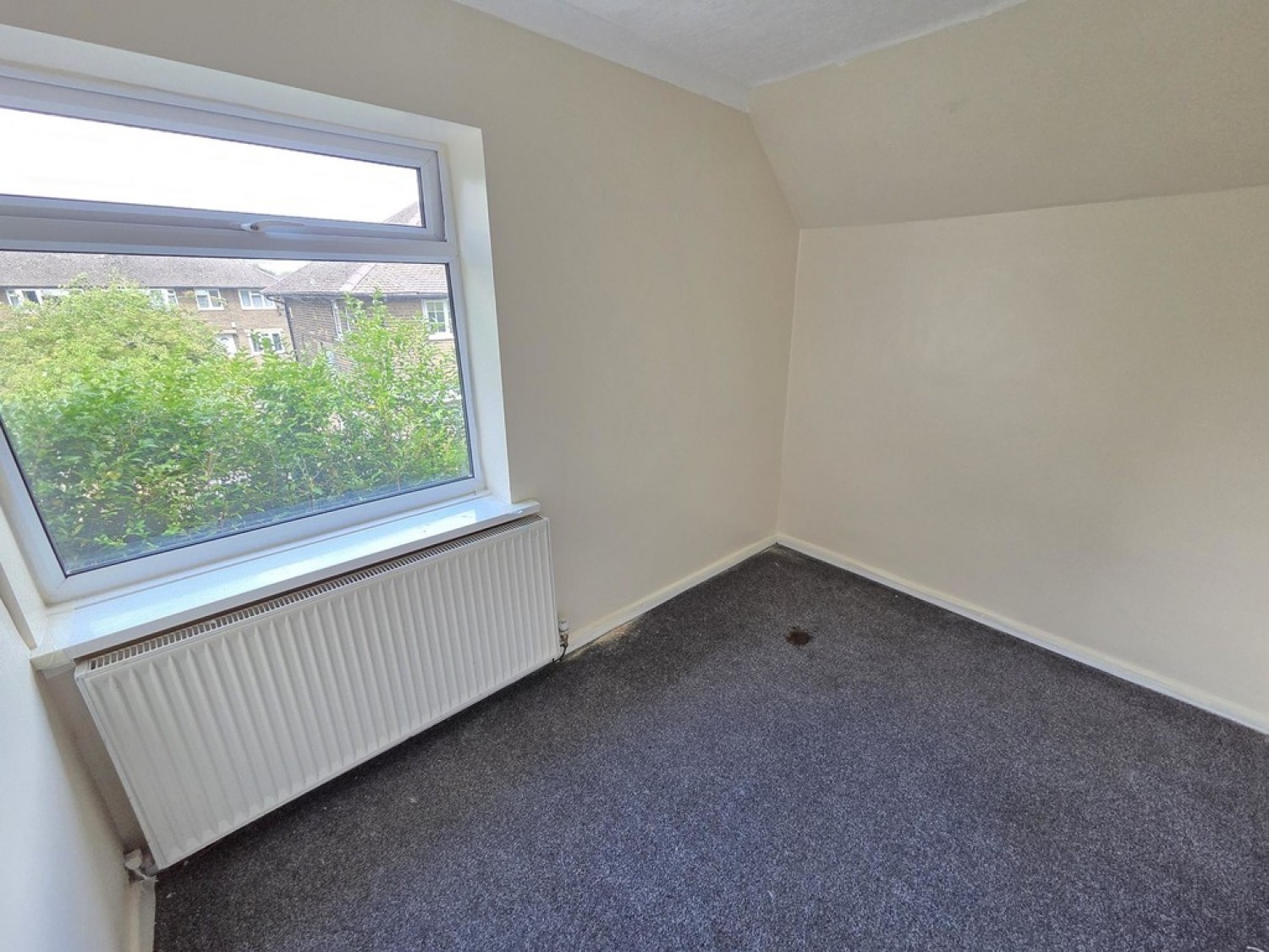 Peckett Close, Oakes