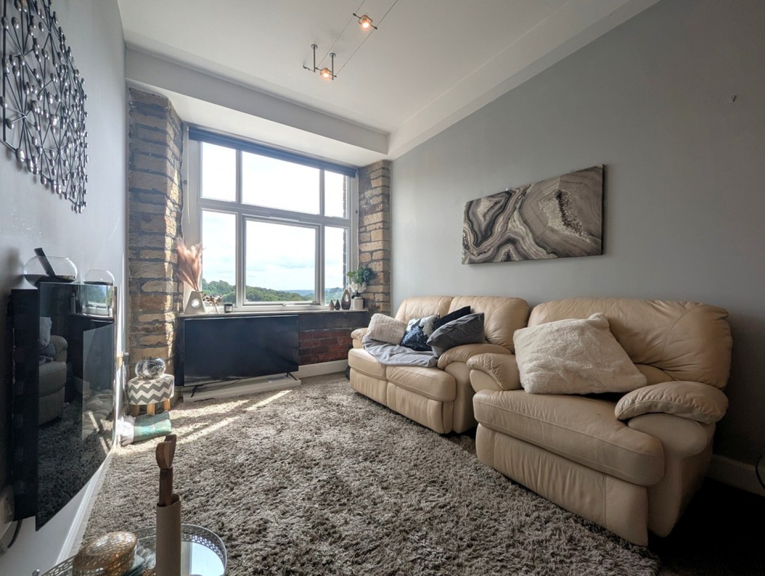 Savile Court, Milnsbridge