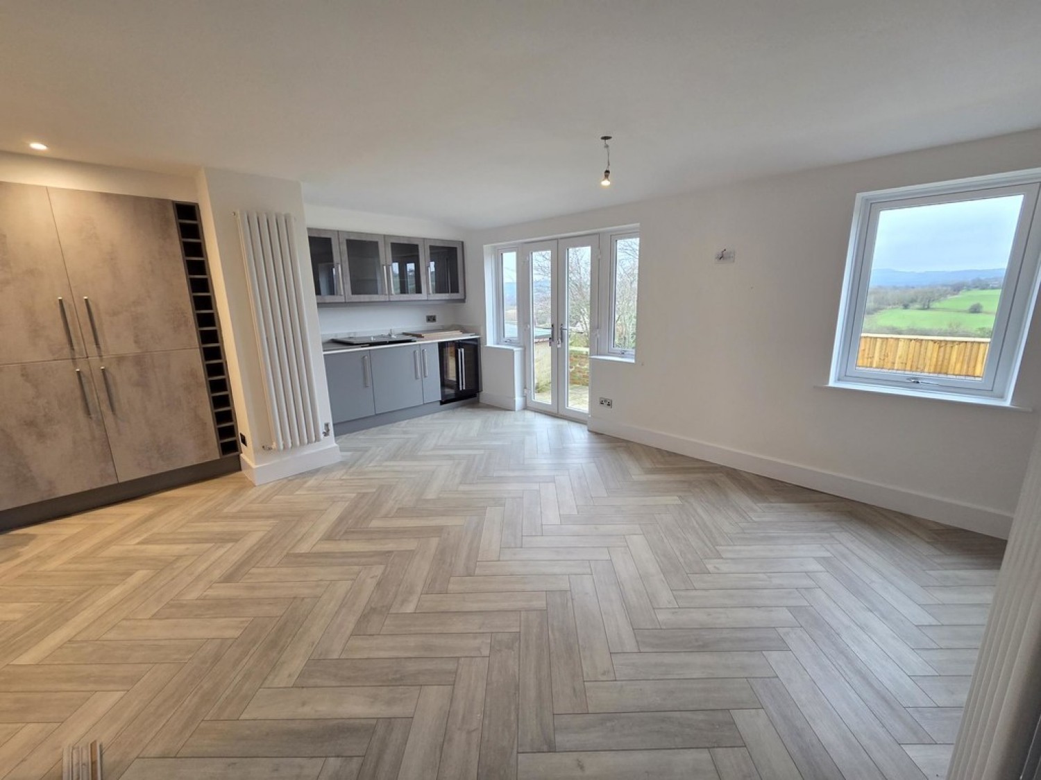 6 bedroom House in Lodge Lane, Liversedge