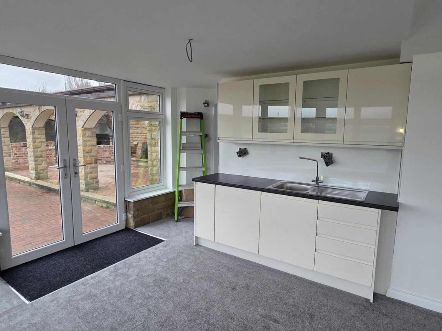 6 bedroom House in Lodge Lane, Liversedge