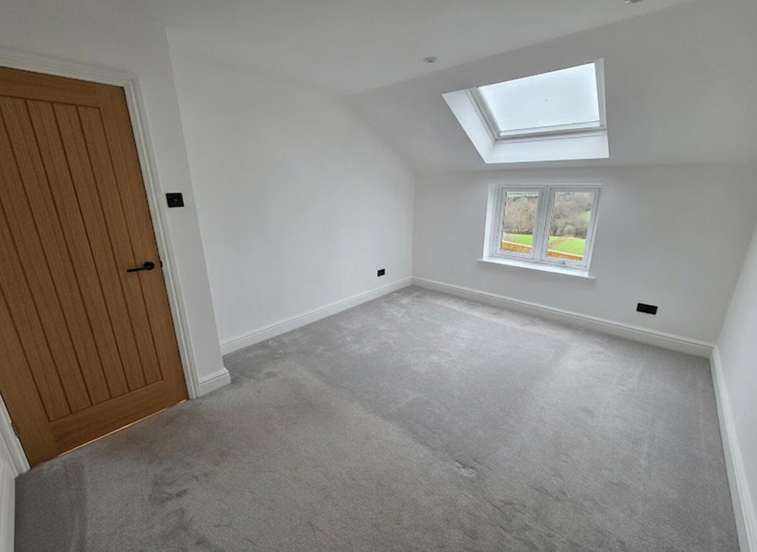 6 bedroom House in Lodge Lane, Liversedge