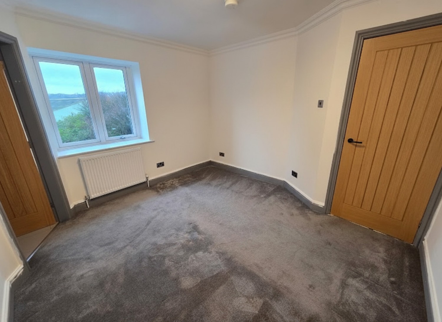 6 bedroom House in Lodge Lane, Liversedge